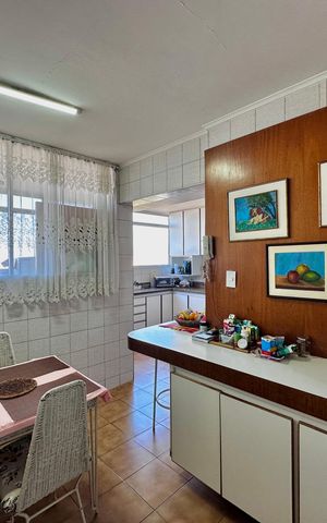 Apartamento para alugar com 210m², 3 quartos e 4 vagas Apartamento para alugar com 210m², 3 quartos e 4 vagasCozinha