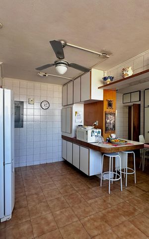 Apartamento para alugar com 210m², 3 quartos e 4 vagas Apartamento para alugar com 210m², 3 quartos e 4 vagasCozinha