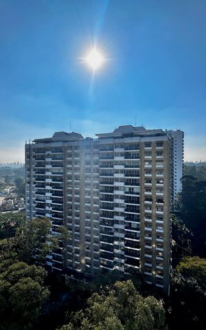 Apartamento para alugar com 210m², 3 quartos e 4 vagas Apartamento para alugar com 210m², 3 quartos e 4 vagasVista da Sacada