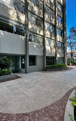Apartamento para alugar com 210m², 3 quartos e 4 vagas Apartamento para alugar com 210m², 3 quartos e 4 vagasEntrada