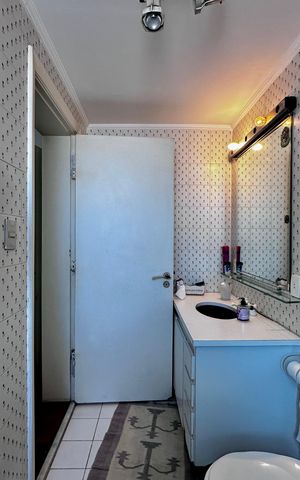 Apartamento para alugar com 210m², 3 quartos e 4 vagas Apartamento para alugar com 210m², 3 quartos e 4 vagasBanheiro da Suíte 2