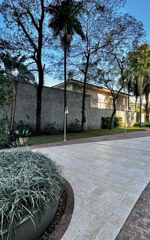 Apartamento para alugar com 210m², 3 quartos e 4 vagas Apartamento para alugar com 210m², 3 quartos e 4 vagasÁrea Comum