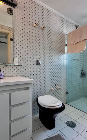 Apartamento para alugar com 210m², 3 quartos e 4 vagas Apartamento para alugar com 210m², 3 quartos e 4 vagasBanheiro da Suíte 2