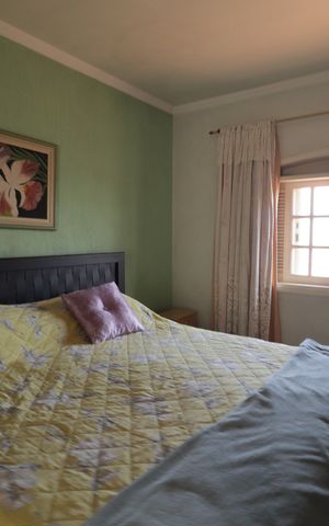 Casa à venda com 359m², 2 quartos e 4 vagasSuíte