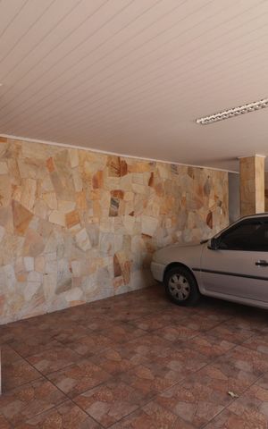 Casa à venda com 359m², 2 quartos e 4 vagasGaragem