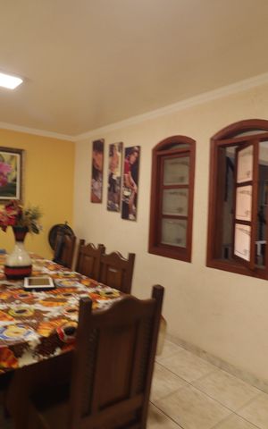 Casa à venda com 359m², 2 quartos e 4 vagasSala