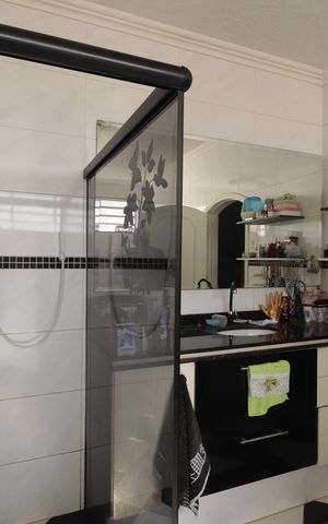 Casa à venda com 359m², 2 quartos e 4 vagasBanheiro Suíte