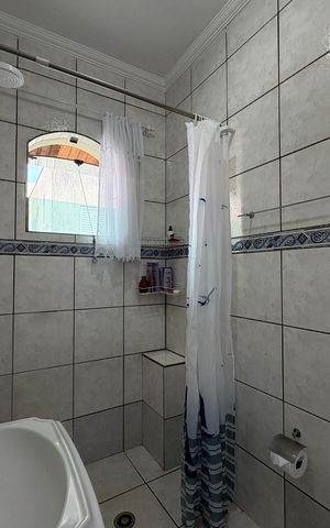 Casa à venda com 360m², 5 quartos e 5 vagas Casa à venda com 360m², 5 quartos e 5 vagasBanheiro da suíte 4