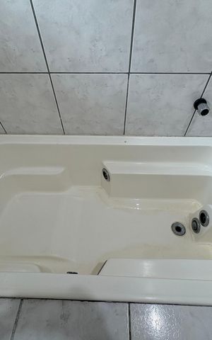Casa à venda com 360m², 5 quartos e 5 vagas Casa à venda com 360m², 5 quartos e 5 vagasBanheiro da Suíte 1