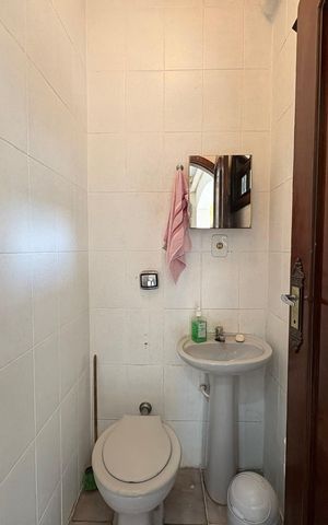 Casa à venda com 360m², 5 quartos e 5 vagas Casa à venda com 360m², 5 quartos e 5 vagasBanheiro de Serviço