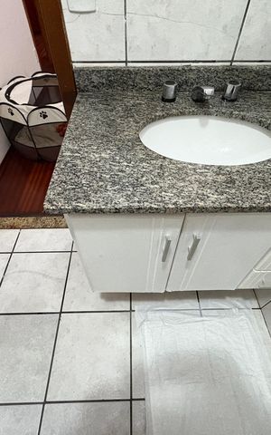 Casa à venda com 360m², 5 quartos e 5 vagas Casa à venda com 360m², 5 quartos e 5 vagasBanheiro da suíte 3