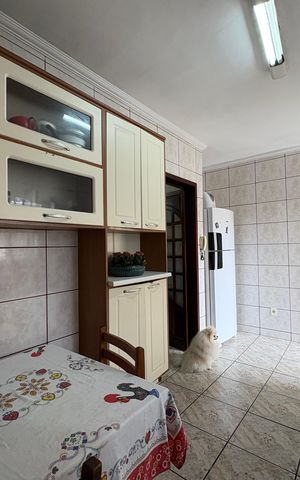 Casa à venda com 360m², 5 quartos e 5 vagas Casa à venda com 360m², 5 quartos e 5 vagasCozinha