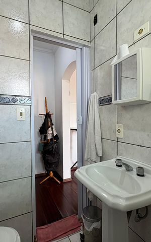 Casa à venda com 360m², 5 quartos e 5 vagas Casa à venda com 360m², 5 quartos e 5 vagasBanheiro da suíte 4