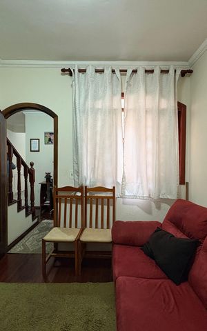 Casa à venda com 360m², 5 quartos e 5 vagas Casa à venda com 360m², 5 quartos e 5 vagasSala de TV