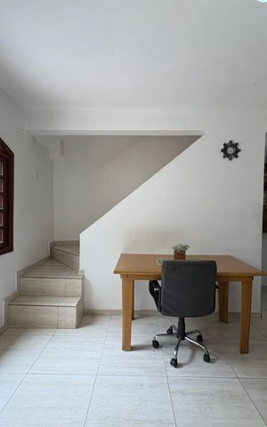 Casa à venda com 360m², 5 quartos e 5 vagas Casa à venda com 360m², 5 quartos e 5 vagas Edicula /Sala e cozinha