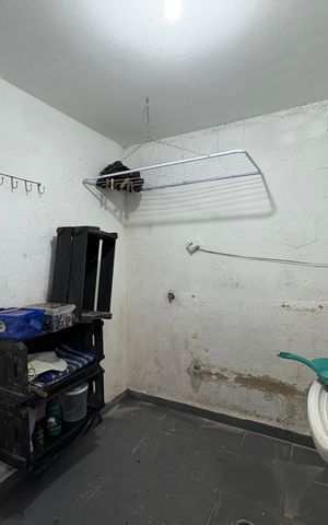 Casa à venda com 360m², 5 quartos e 5 vagas Casa à venda com 360m², 5 quartos e 5 vagasLavanderia edícula