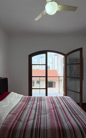 Casa à venda com 360m², 5 quartos e 5 vagas Casa à venda com 360m², 5 quartos e 5 vagasSuite 4