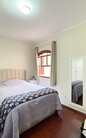 Casa à venda com 360m², 5 quartos e 5 vagas Casa à venda com 360m², 5 quartos e 5 vagasSuite 3