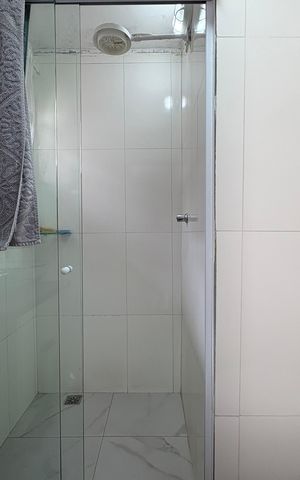Casa à venda com 360m², 5 quartos e 5 vagas Casa à venda com 360m², 5 quartos e 5 vagasBanheiro suíte 5 edícula