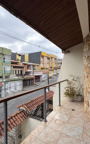 Casa à venda com 360m², 5 quartos e 5 vagas Casa à venda com 360m², 5 quartos e 5 vagasSacada/Suite 1