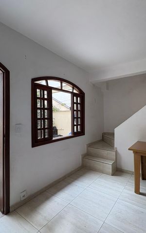 Casa à venda com 360m², 5 quartos e 5 vagas Casa à venda com 360m², 5 quartos e 5 vagas Edicula /Sala e cozinha