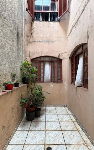 Casa à venda com 360m², 5 quartos e 5 vagas Casa à venda com 360m², 5 quartos e 5 vagasJardim de inverno