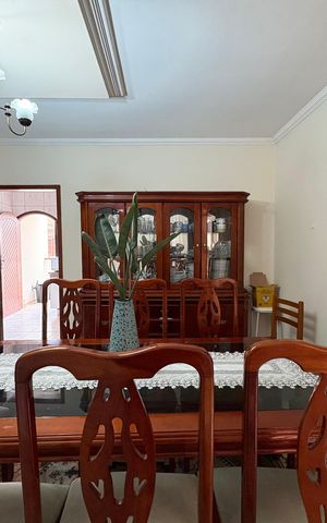Casa à venda com 360m², 5 quartos e 5 vagas Casa à venda com 360m², 5 quartos e 5 vagasSala de Jantar