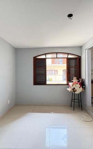 Casa à venda com 360m², 5 quartos e 5 vagas Casa à venda com 360m², 5 quartos e 5 vagasEdicula/Suite