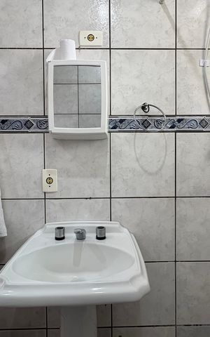 Casa à venda com 360m², 5 quartos e 5 vagas Casa à venda com 360m², 5 quartos e 5 vagasBanheiro da suíte 4