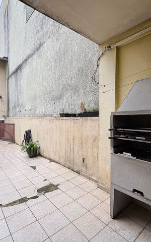 Casa à venda com 360m², 5 quartos e 5 vagas Casa à venda com 360m², 5 quartos e 5 vagasQuintal