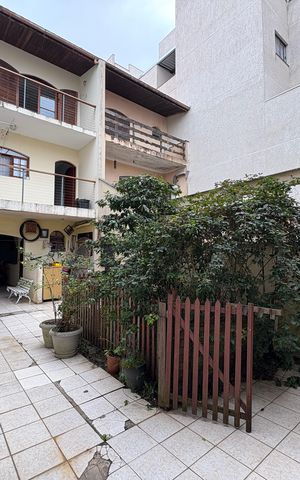Casa à venda com 360m², 5 quartos e 5 vagas Casa à venda com 360m², 5 quartos e 5 vagasQuintal