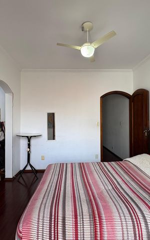 Casa à venda com 360m², 5 quartos e 5 vagas Casa à venda com 360m², 5 quartos e 5 vagasSuite 4