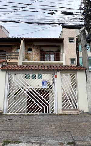 Casa à venda com 360m², 5 quartos e 5 vagas Casa à venda com 360m², 5 quartos e 5 vagasFachada + plaquinha