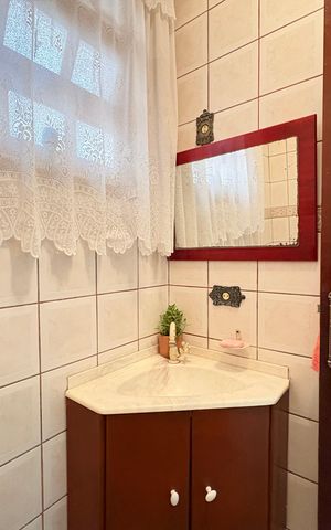 Casa à venda com 360m², 5 quartos e 5 vagas Casa à venda com 360m², 5 quartos e 5 vagasLavabo