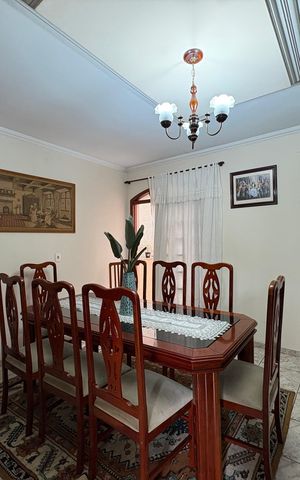 Casa à venda com 360m², 5 quartos e 5 vagas Casa à venda com 360m², 5 quartos e 5 vagasSala de Jantar