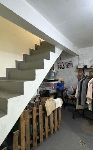 Casa à venda com 360m², 5 quartos e 5 vagas Casa à venda com 360m², 5 quartos e 5 vagasÁrea de serviço edícula