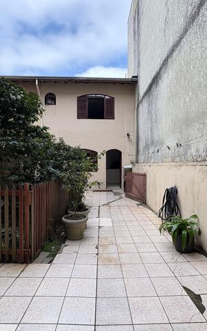 Casa à venda com 360m², 5 quartos e 5 vagas Casa à venda com 360m², 5 quartos e 5 vagasQuintal