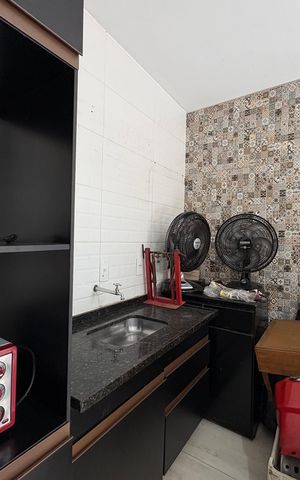 Casa à venda com 360m², 5 quartos e 5 vagas Casa à venda com 360m², 5 quartos e 5 vagas Edicula /Sala e cozinha