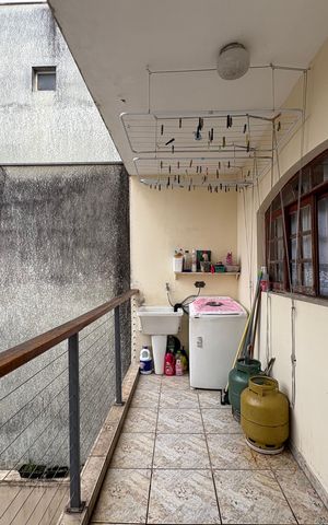 Casa à venda com 360m², 5 quartos e 5 vagas Casa à venda com 360m², 5 quartos e 5 vagasLavanderia
