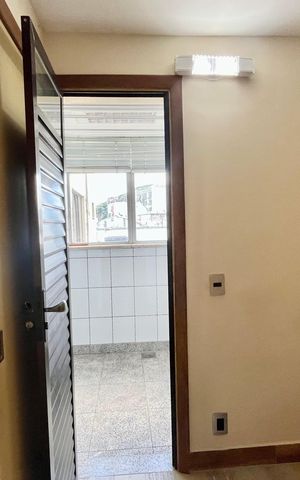Apartamento à venda com 425m², 4 quartos e 1 vaga Apartamento à venda com 425m², 4 quartos e 1 vagaQuarto de Serviço