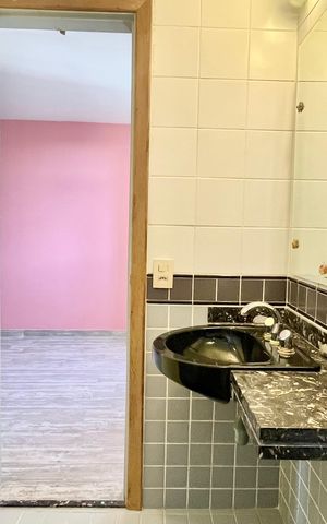 Apartamento à venda com 425m², 4 quartos e 1 vaga Apartamento à venda com 425m², 4 quartos e 1 vagaBanheiro Suíte 2