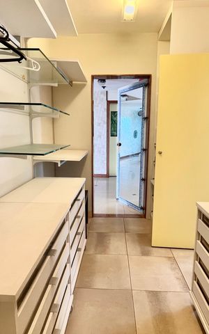 Apartamento à venda com 425m², 4 quartos e 1 vaga Apartamento à venda com 425m², 4 quartos e 1 vagaCloset Suíte 4