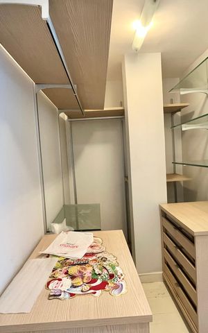 Apartamento à venda com 425m², 4 quartos e 1 vaga Apartamento à venda com 425m², 4 quartos e 1 vagaCloset Suíte 1