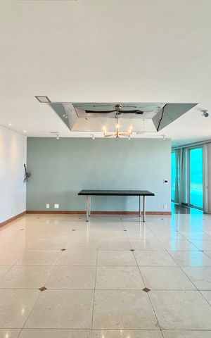Apartamento à venda com 425m², 4 quartos e 1 vaga Apartamento à venda com 425m², 4 quartos e 1 vagaSala