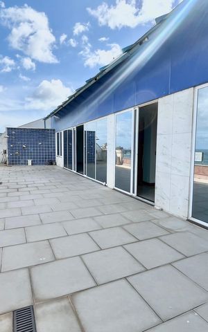 Apartamento à venda com 425m², 4 quartos e 1 vaga Apartamento à venda com 425m², 4 quartos e 1 vagaÁrea comum