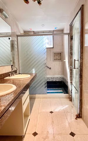 Apartamento à venda com 425m², 4 quartos e 1 vaga Apartamento à venda com 425m², 4 quartos e 1 vagaBanheiro da Suíte 4