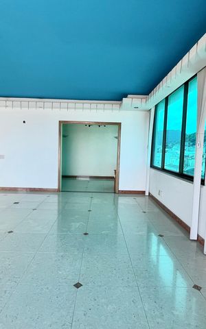 Apartamento à venda com 425m², 4 quartos e 1 vaga Apartamento à venda com 425m², 4 quartos e 1 vagaEscritório