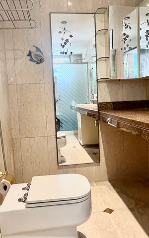 Apartamento à venda com 425m², 4 quartos e 1 vaga Apartamento à venda com 425m², 4 quartos e 1 vagaBanheiro da Suíte 4
