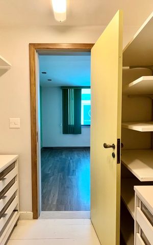 Apartamento à venda com 425m², 4 quartos e 1 vaga Apartamento à venda com 425m², 4 quartos e 1 vagaCloset Suíte 3