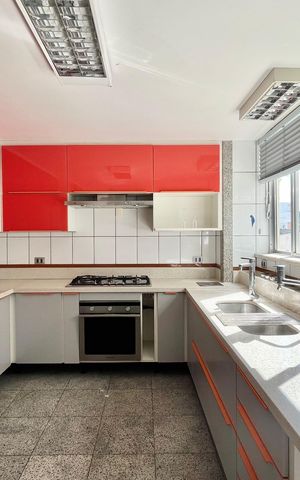 Apartamento à venda com 425m², 4 quartos e 1 vaga Apartamento à venda com 425m², 4 quartos e 1 vagaCozinha